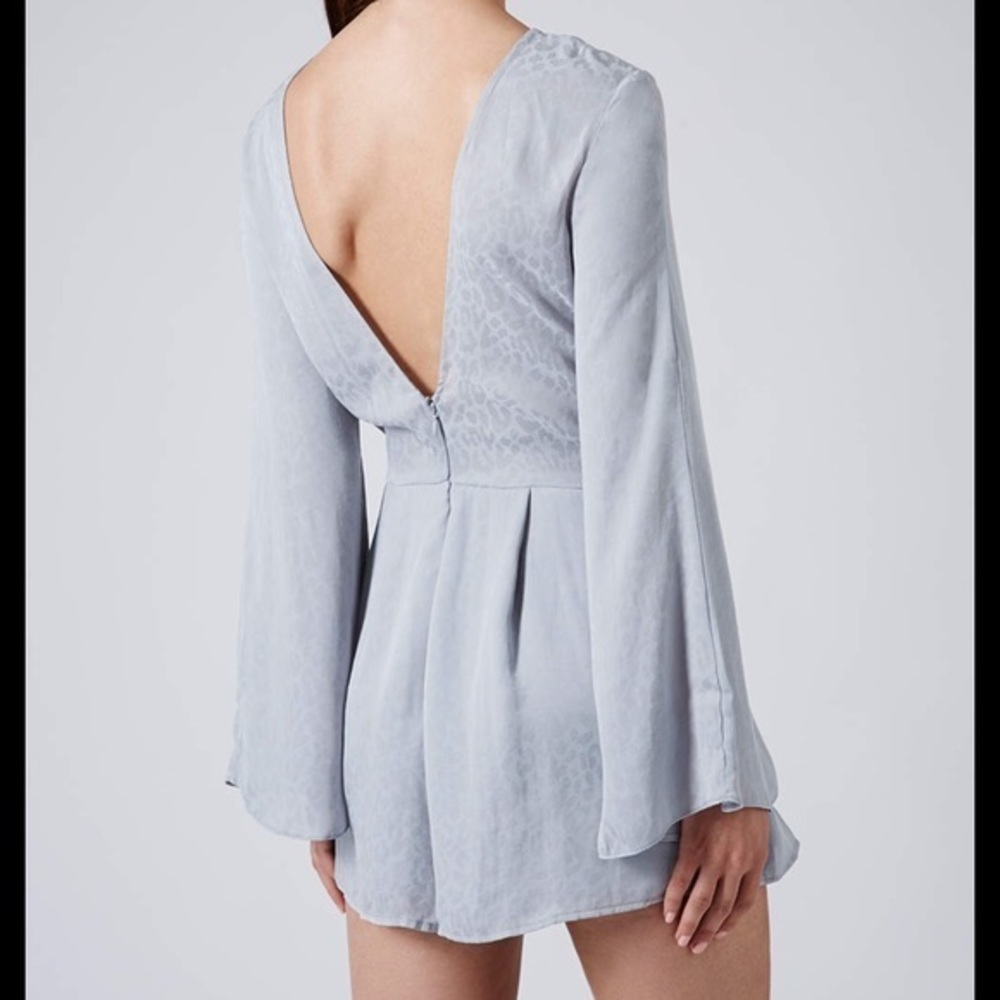 Topshop Satin Animal Playsuit/Romper w/long sleeves and scooped neckline Size 4 - Picture 4 of 13
